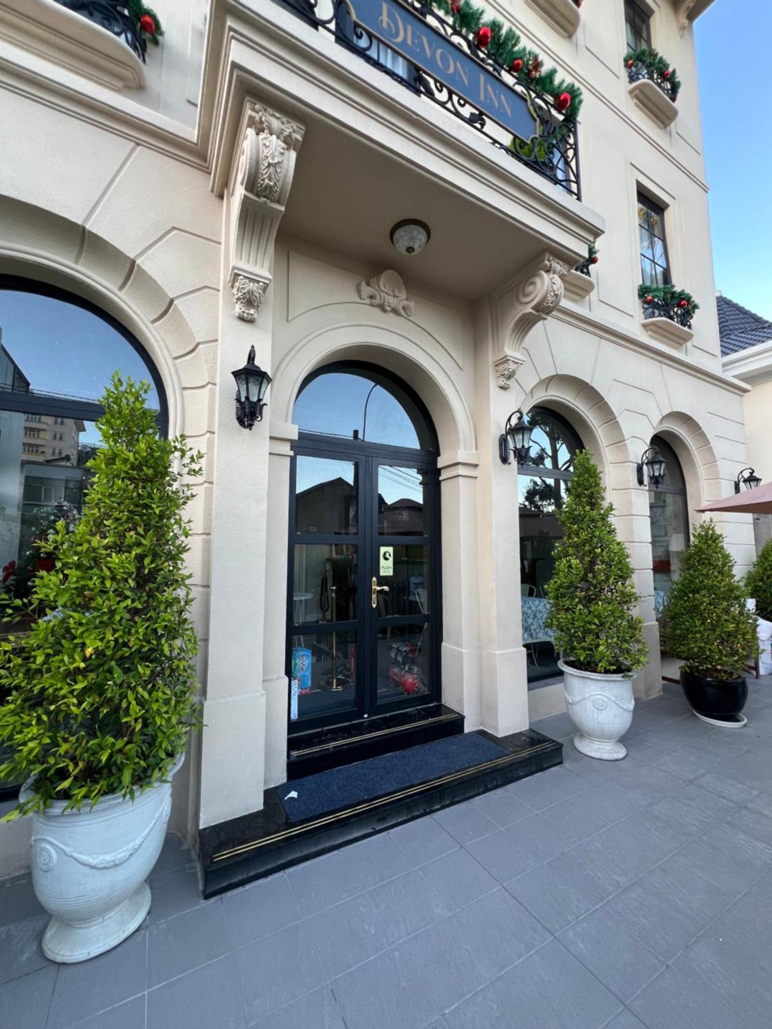 Devon Inn Khu Chi Lăng Екстериор снимка